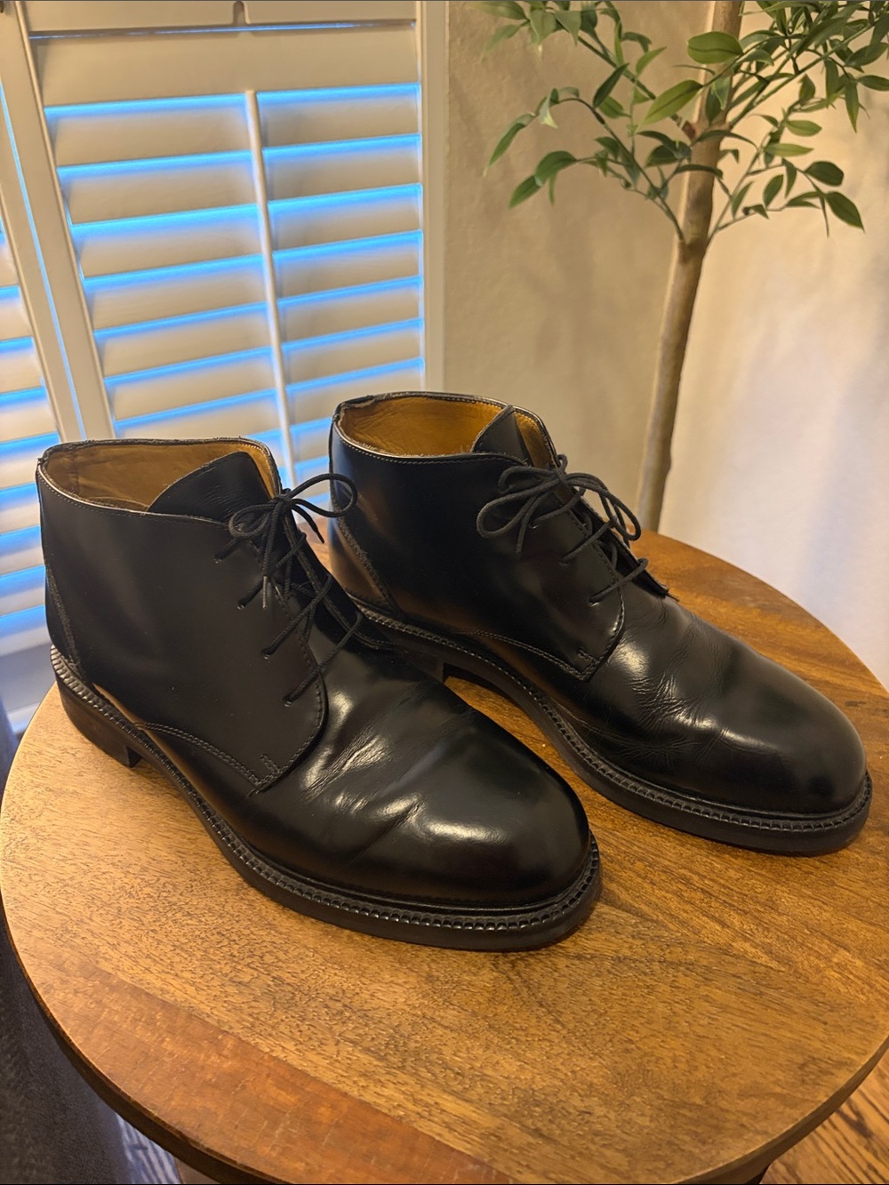 Kenneth Cole New York- Made in Italy Black Leather Chukka Boots Men’s (size 11)